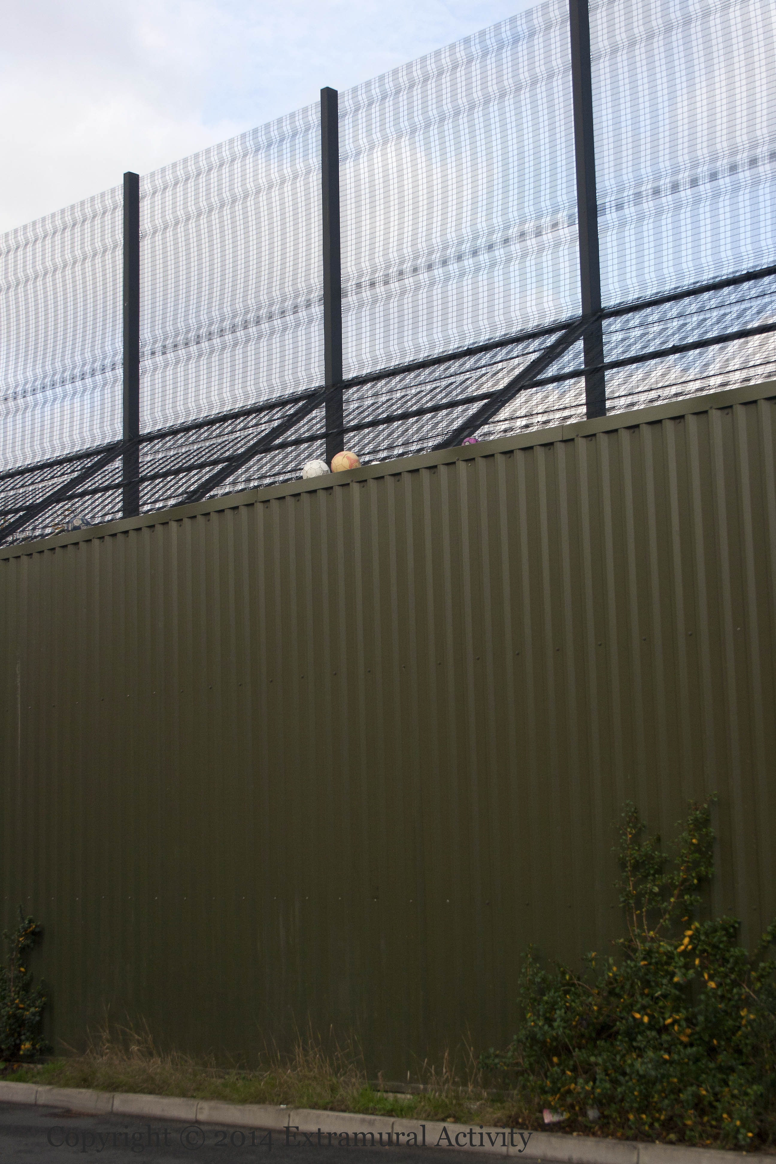 2014-11-19 BallsPeaceLine+