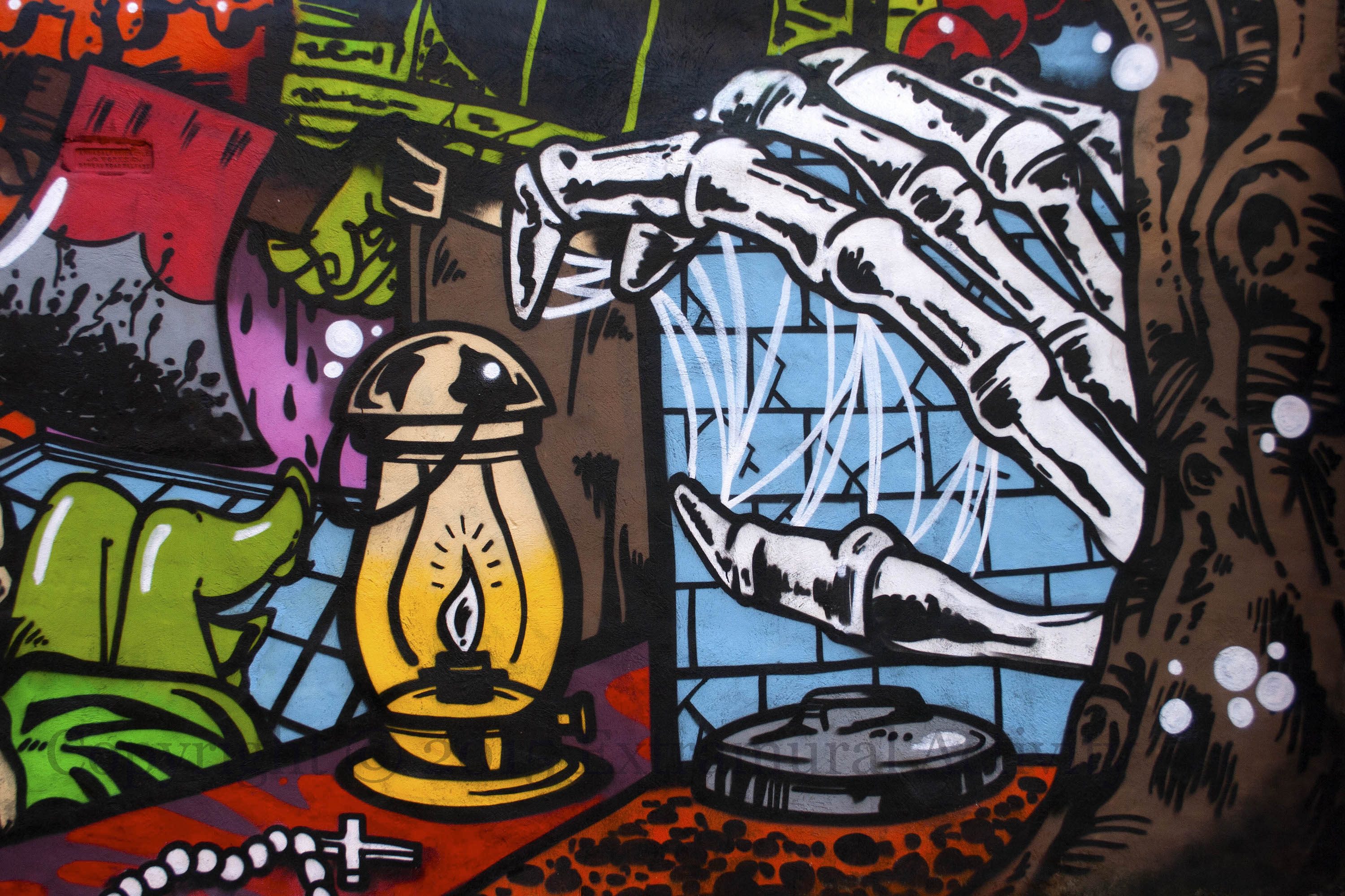 03147 2015-10-19 Halloween d right+