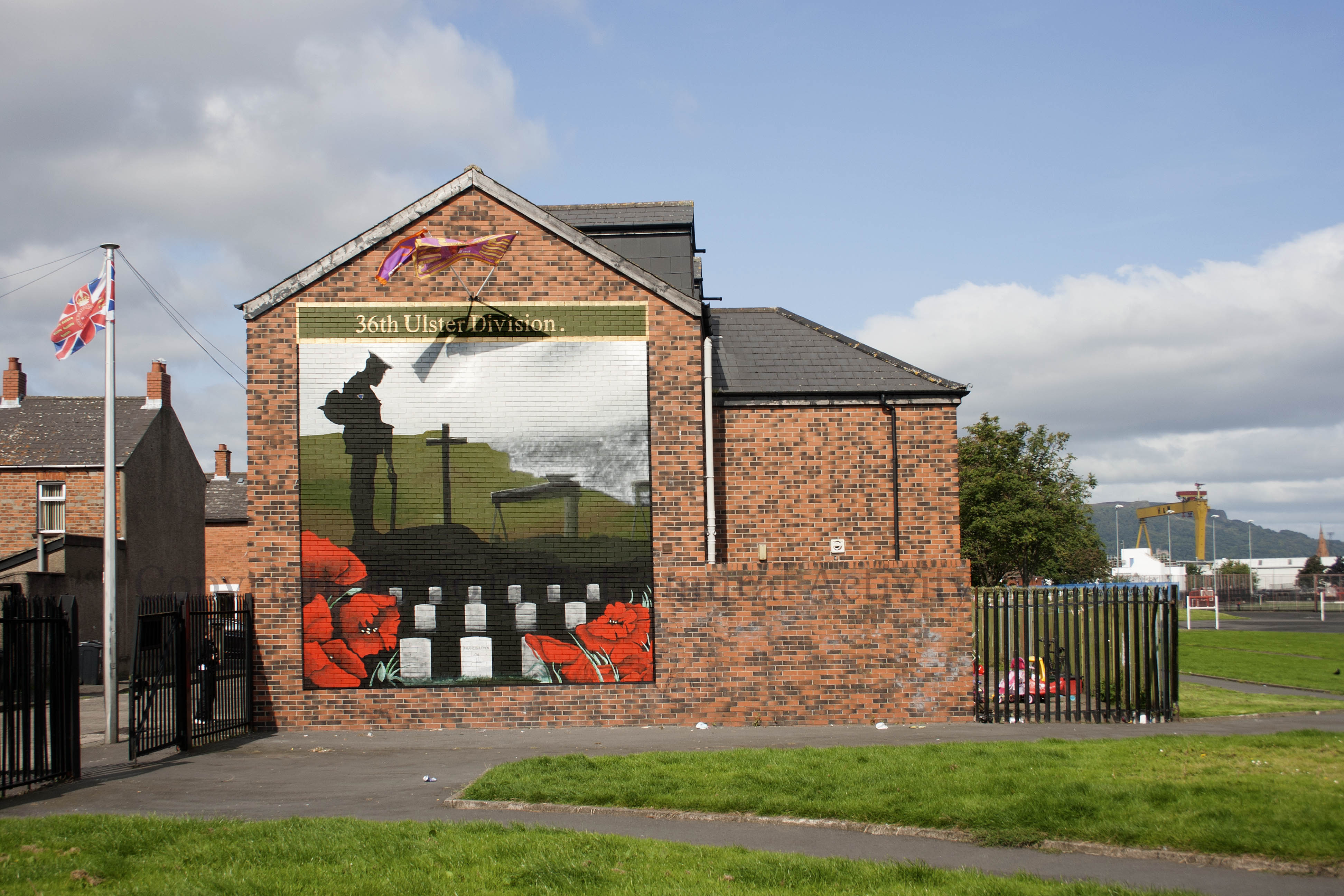 02990 2015-09-05 Flora St 36th Ulster w+